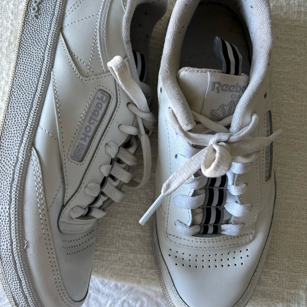 Rebook shoes - Picture 2 of 3